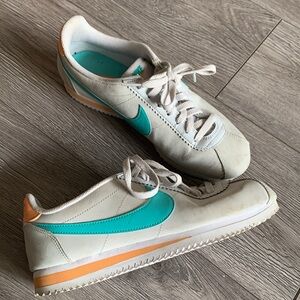 Nike White and Teal Sneakers with Orange Accents